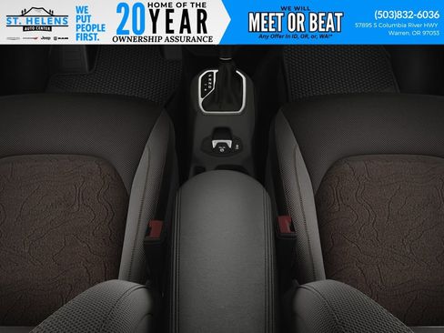 New 2023 Jeep Renegade Latitude w/ Sun/Sound Group image 26
