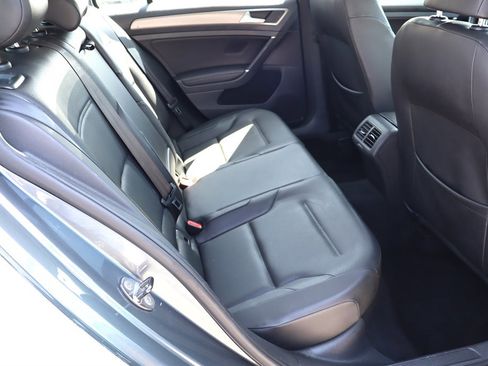 Used 2015 Volkswagen Golf TDI S FWD image 20