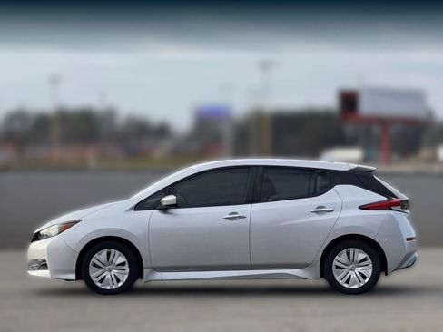 Used 2023 Nissan Leaf S image 8