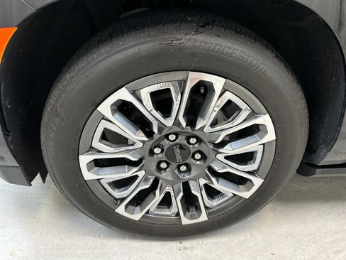 Used 2024 GMC Yukon Denali Ultimate image 13