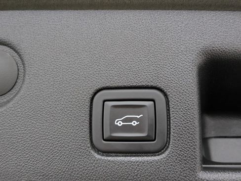 Used 2023 Chevrolet Equinox LT AWD/4WD image 12