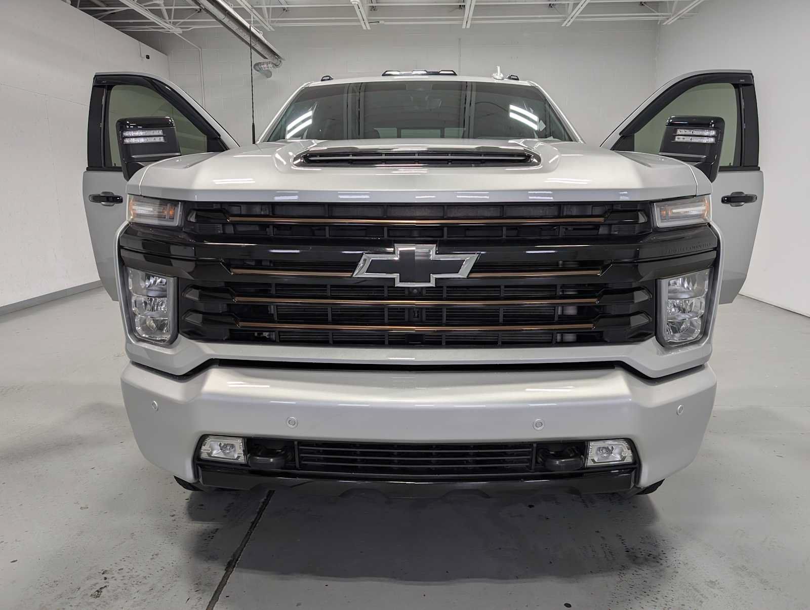 Used 2023 Chevrolet Silverado 3500 High Country w/ Z71 Off-Road Package AWD/4WD image 15