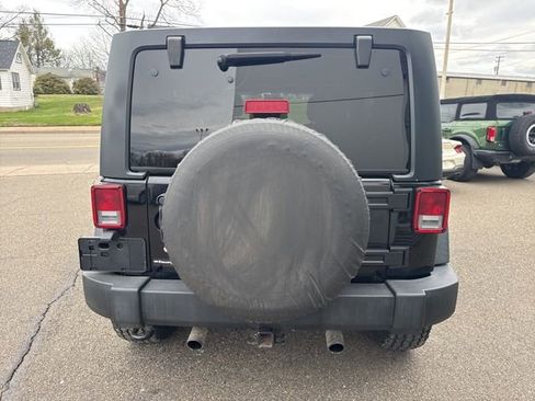 Used 2018 Jeep Wrangler Unlimited Sport S image 7