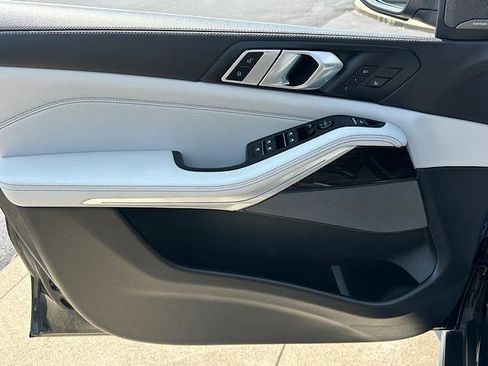 Certified 2024 BMW X5 xDrive40i w/ Premium Package image 19