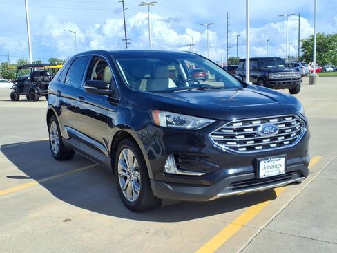 Used 2019 Ford Edge Titanium FWD image 6