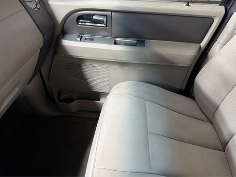Used 2012 Ford Expedition XLT RWD image 32