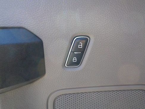 Used 2022 Ford F250 XL w/ Power Equipment Group image 13