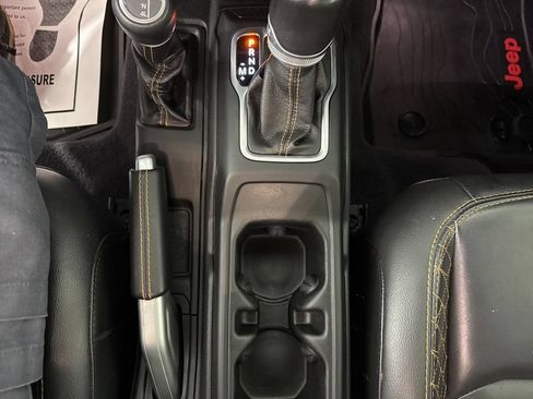 Used 2021 Jeep Wrangler Unlimited Sahara AWD/4WD image 20