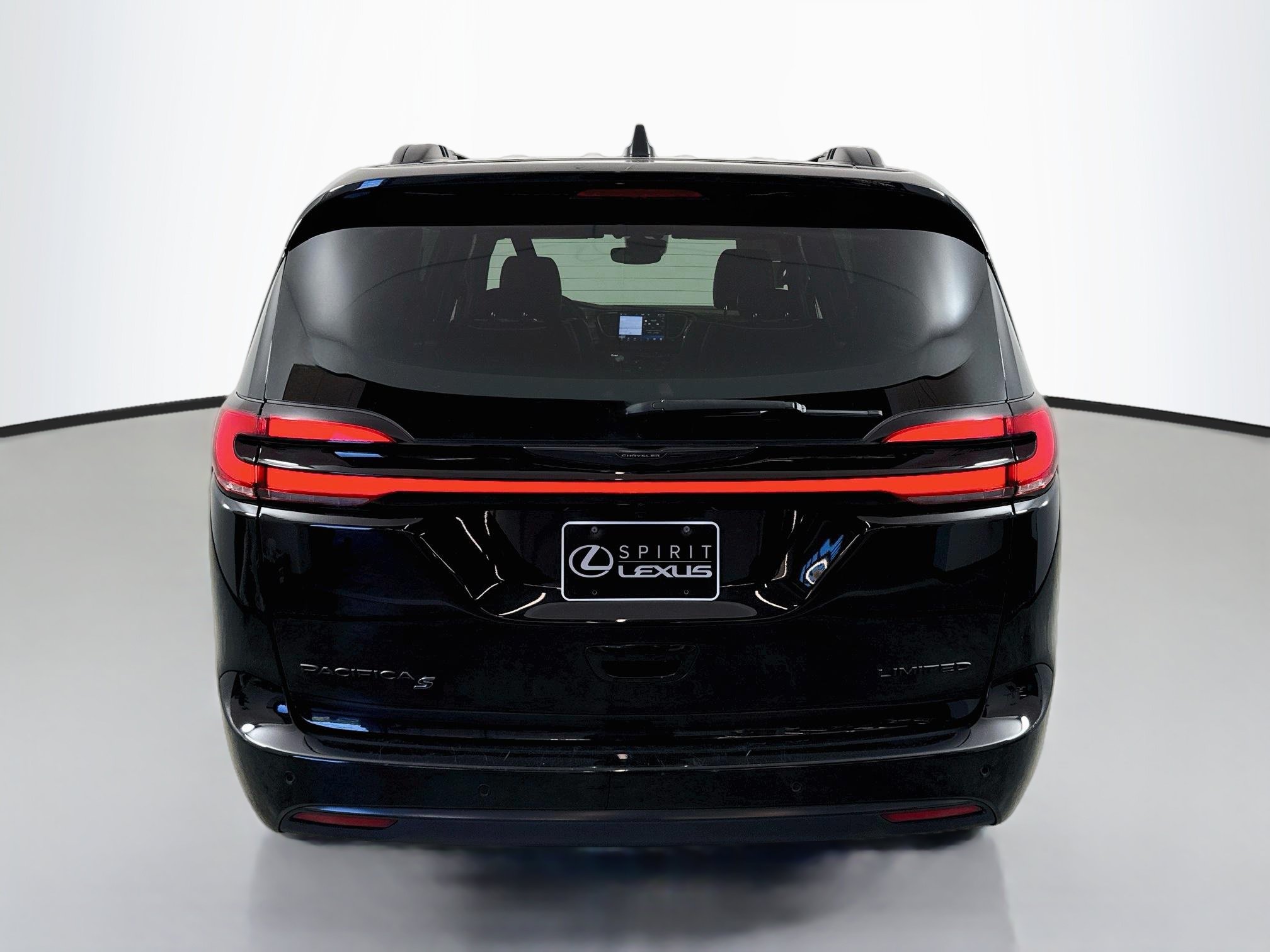 Used 2026 Chrysler Pacifica Limited w/ S Appearance Package FWD image 6