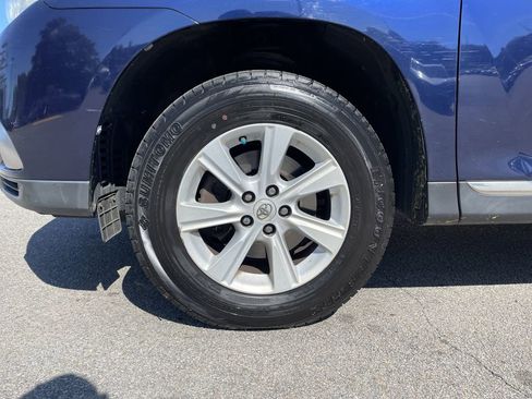 Used 2012 Toyota Highlander 4WD w/ Tech Pkg image 9