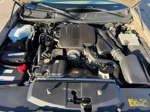 Used 2006 Lincoln Town Car Signature image 23