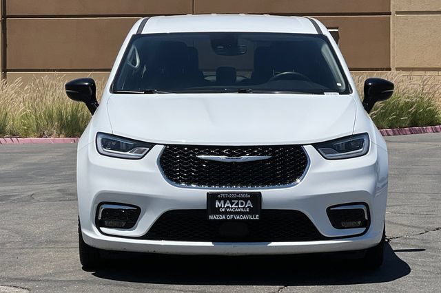 Used 2024 Chrysler Pacifica Limited FWD image 9