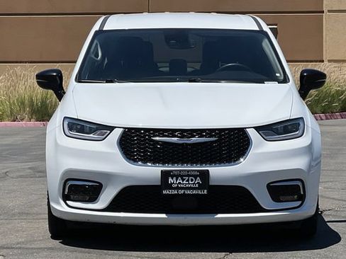 Used 2024 Chrysler Pacifica Limited FWD image 9