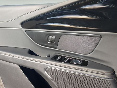 New 2026 Lincoln Nautilus Premier AWD/4WD image 12