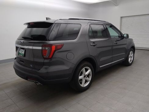 Used 2018 Ford Explorer XLT FWD image 9