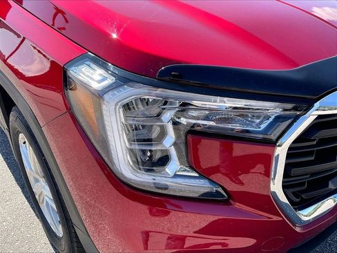 Used 2024 GMC Terrain SLE w/ Driver Convenience Package AWD/4WD image 29