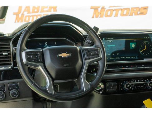 Used 2025 Chevrolet Silverado 1500 LT AWD/4WD image 33