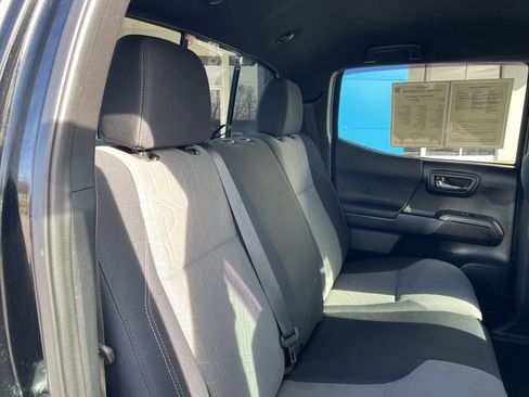 Used 2021 Toyota Tacoma TRD Sport w/ Technology Package image 34