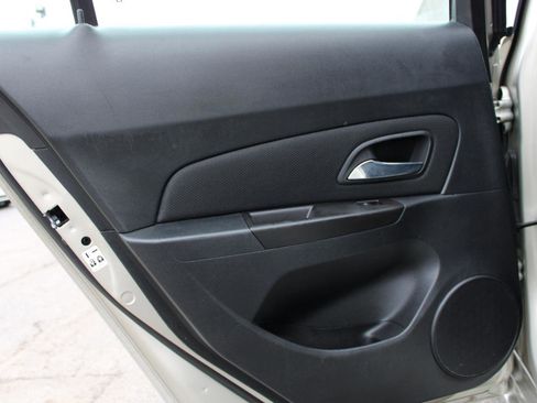 Used 2015 Chevrolet Cruze LT image 40