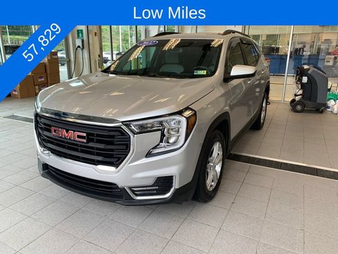 Used 2022 GMC Terrain SLE w/ Driver Convenience Package AWD/4WD image 2