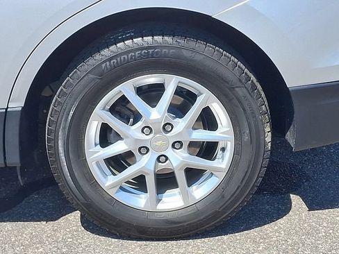 Used 2022 Chevrolet Equinox LT FWD image 28