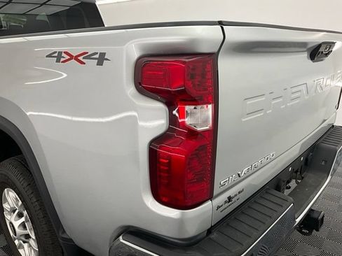 Used 2022 Chevrolet Silverado 2500 LT w/ Convenience Package AWD/4WD image 25
