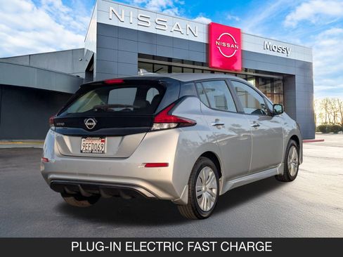 Used 2023 Nissan Leaf S image 8