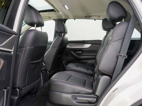Certified 2024 MAZDA CX-90 3.3 Turbo w/ Preferred Plus AWD/4WD image 19