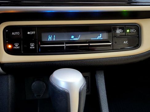 Certified 2018 Toyota Corolla LE image 42