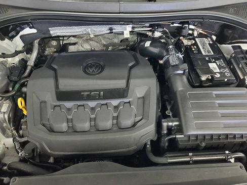 Used 2023 Volkswagen Tiguan SE R-Line AWD/4WD image 4