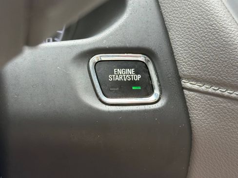 Used 2019 GMC Acadia SLE FWD image 22