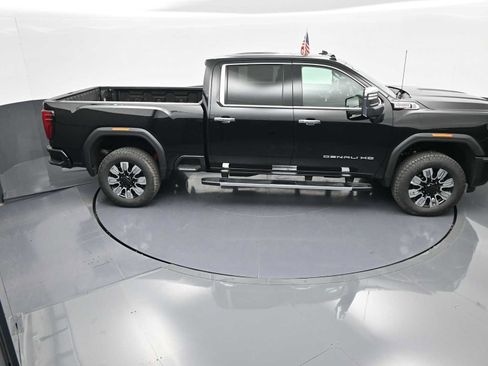 New 2025 GMC Sierra 2500 Denali w/ Denali Reserve Package image 36