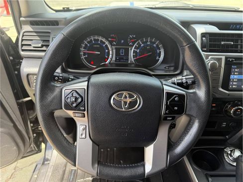Used 2018 Toyota 4Runner SR5 Premium AWD/4WD image 26