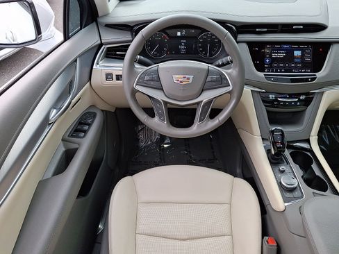 Used 2024 Cadillac XT5 Premium Luxury FWD image 11