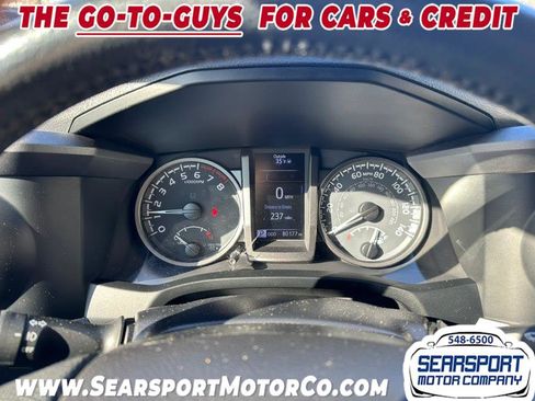 Used 2022 Toyota Tacoma TRD Off-Road image 9