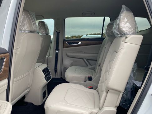 New 2026 Volkswagen Atlas SE image 11