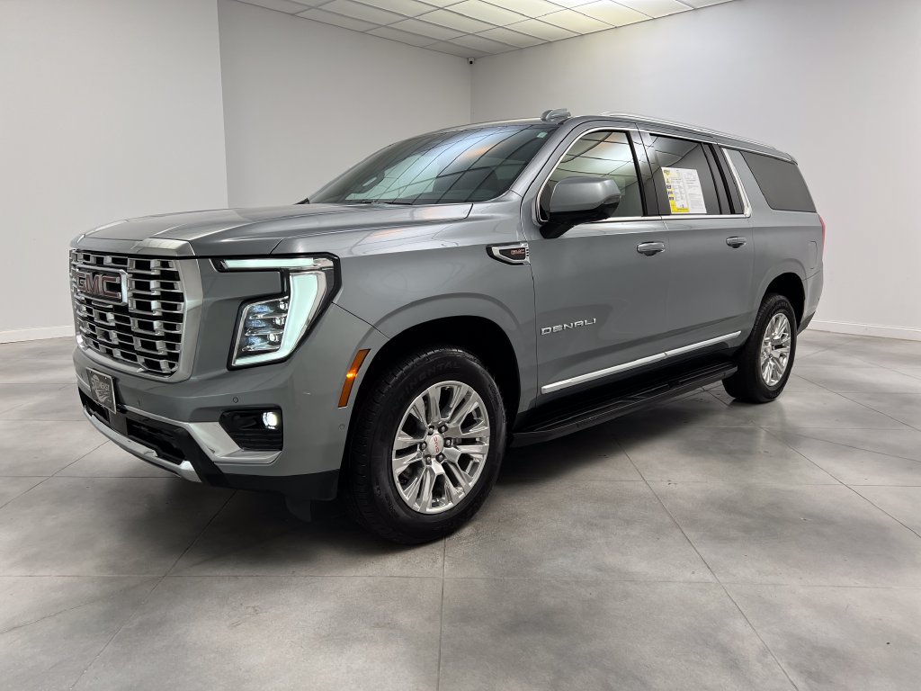 Used 2025 GMC Yukon XL Denali RWD image 4