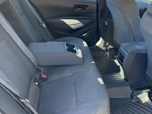 Used 2022 Toyota Corolla LE image 16