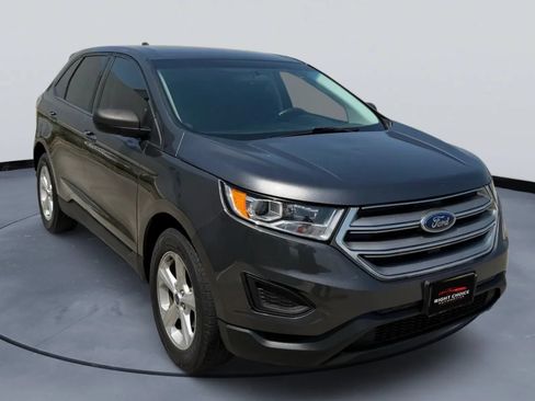 Used 2018 Ford Edge SE FWD image 3