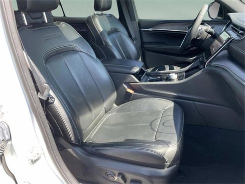 Used 2023 Jeep Grand Cherokee L Overland image 30