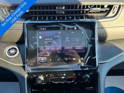 New 2025 Jeep Grand Cherokee L Altitude image 22