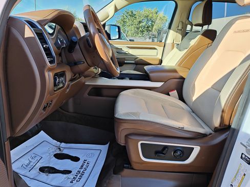 Used 2021 RAM 1500 Laramie AWD/4WD image 12