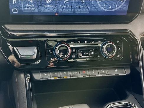 Used 2022 GMC Sierra 1500 AT4 w/ AT4 Premium Package image 9