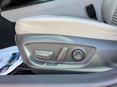 Used 2021 Toyota Camry SE w/ Cold Weather Package image 23