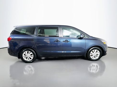 Used 2016 Kia Sedona LX w/ LX Essentials Premium Package image 8