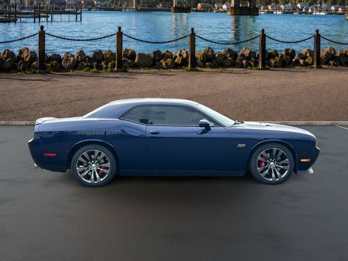 Used 2014 Dodge Challenger SRT8 RWD image 6
