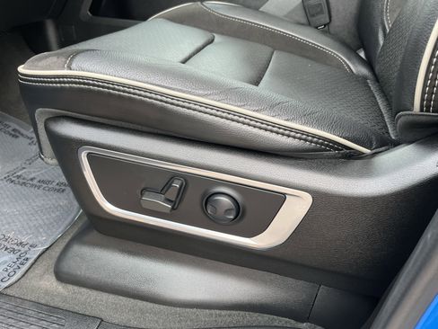 Used 2024 RAM 1500 Laramie image 17