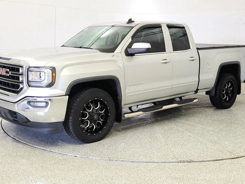 Used 2017 GMC Sierra 1500 SLE w/ SLE Value Package AWD/4WD image 3