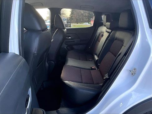 Used 2025 Nissan Kicks SR image 15