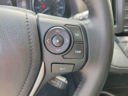 Used 2018 Toyota RAV4 XLE FWD image 21